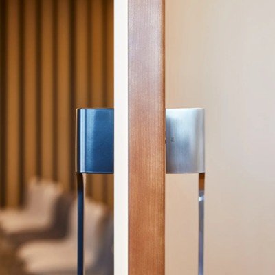    Dyer me izolim të zërit